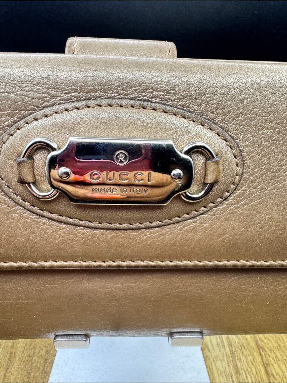 Gucci Brown Leather Large Wallet with Silver-Tone Logo Plaque - Picture 2 of 10